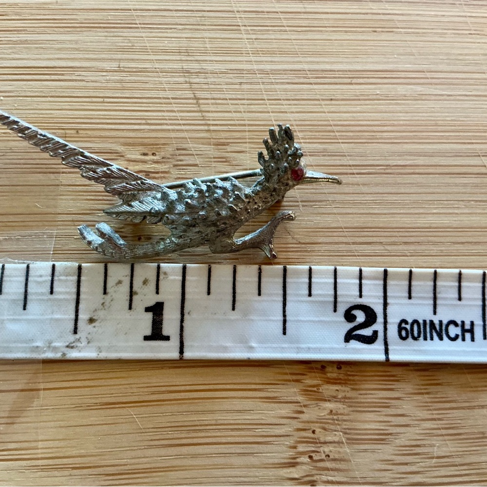 VTG ROADRUNNER PIN SILVER-TONE RED RHINESTONE EYE RUNNING BROOCH PIN MOVING - Picture 5 of 5